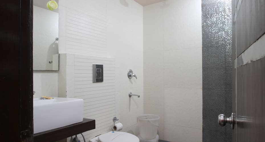 TG Rooms Ajmal Khan Road, New Delhi 3